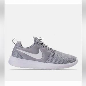 Women’s Nike Roshe two runners